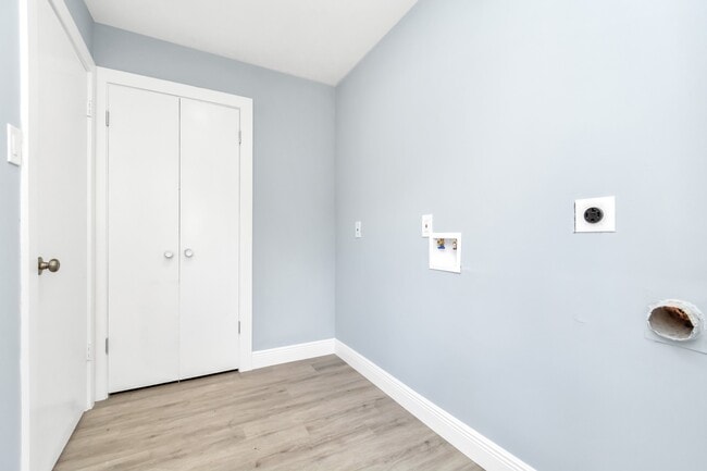 Building Photo - 3514 Summit Ln