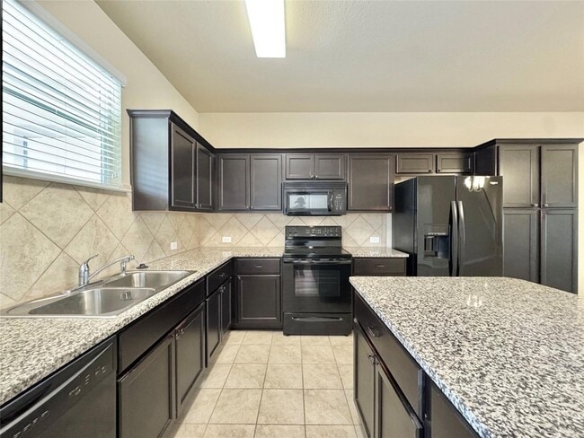 Building Photo - 713 Katmai Cir