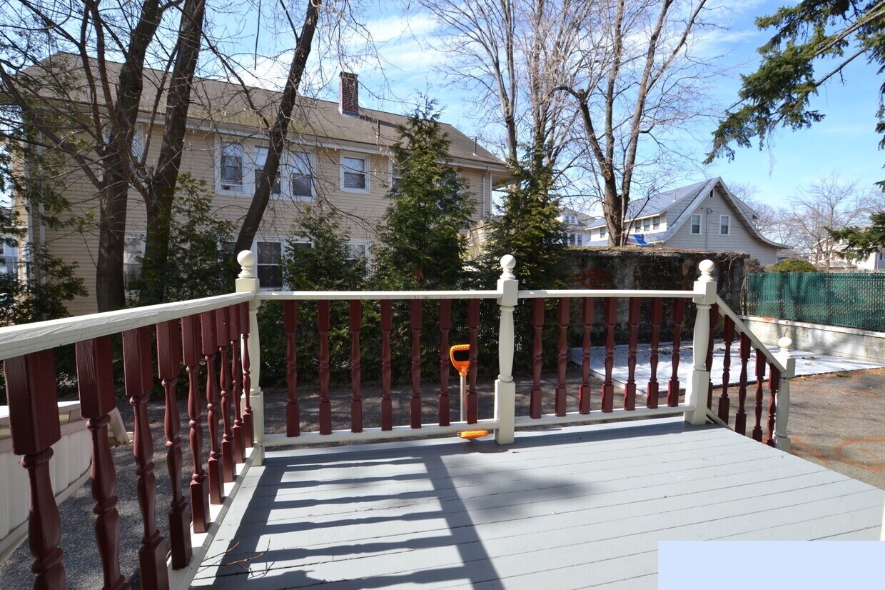 Building Photo - 59 Goodenough St