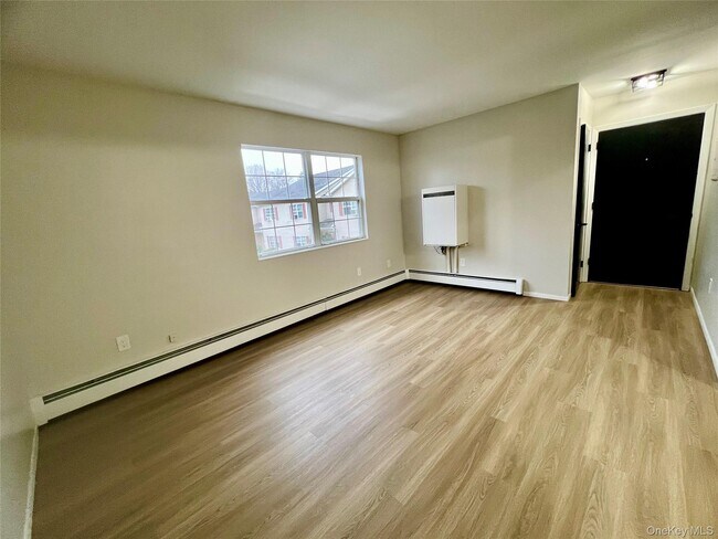 Building Photo - 13-19-19 Cole St