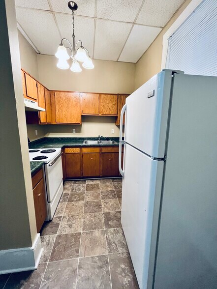 Building Photo - 1239 S Brook St