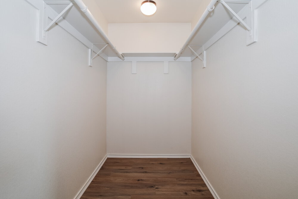 Building Photo - 4020 Tarpon Springs Dr