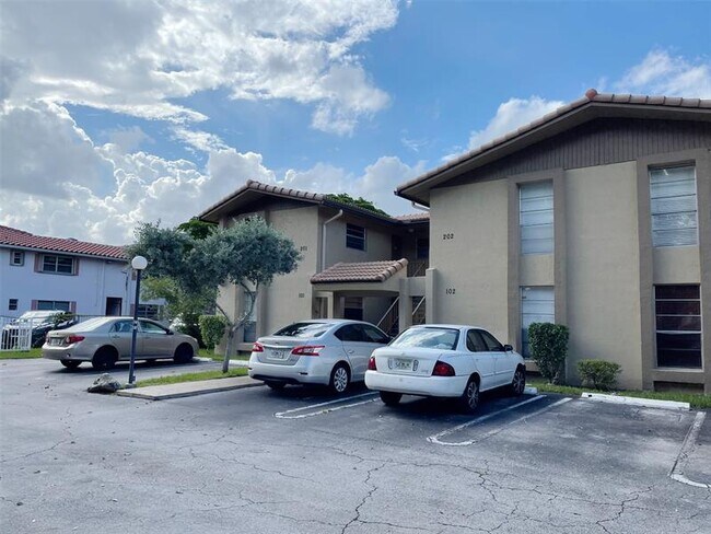 Building Photo - 11101 Royal Palm Blvd