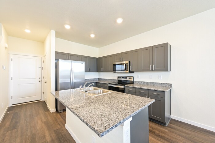 Building Photo - 13455 Oneida Ln