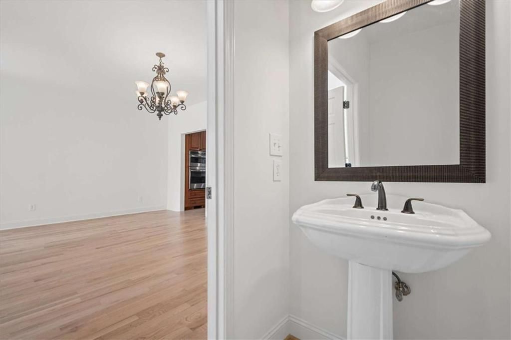 Building Photo - 110 Garrison Walk