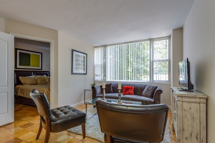 Building Photo - Park East Apartments