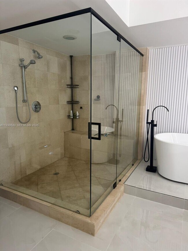 Building Photo - 1830 S Ocean Dr