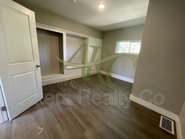 Building Photo - 1404 Beulah Ave