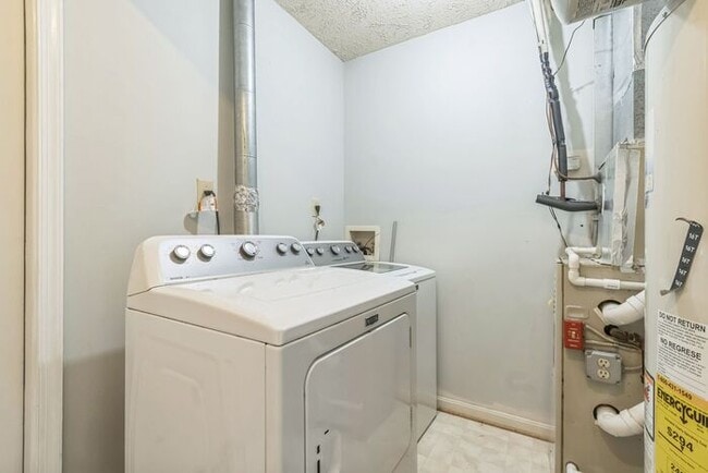 Building Photo - 5302 Treefish Ct