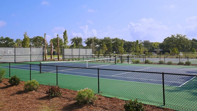 Building Photo - Beautiful Oyster Point Townhome - Mt. Pleasant