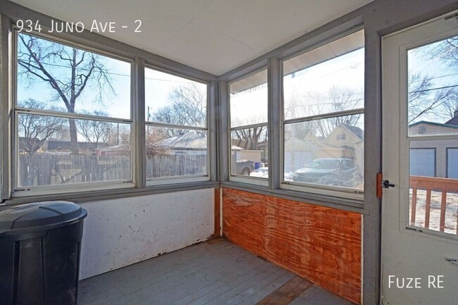 Building Photo - 934 Juno Ave