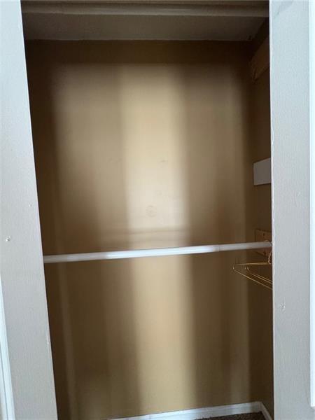 Building Photo - 2578 Shadowbrook Dr