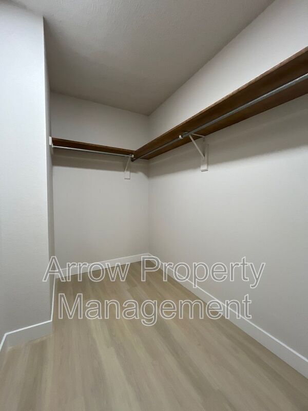 Building Photo - 2340 N 44th St