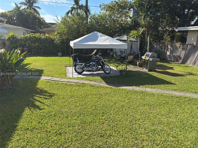 Building Photo - 724 Moffett St