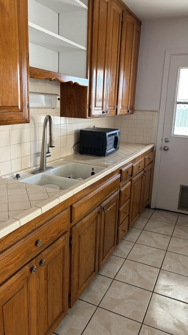 Building Photo - Mid-Century Dream with Beautiful POOL !!!