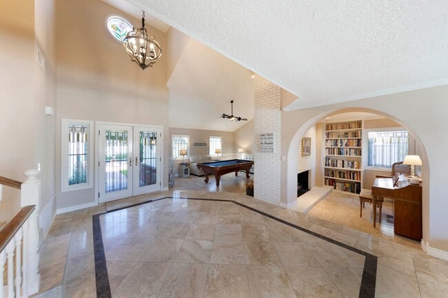 Building Photo - 30932 Colonial Pl