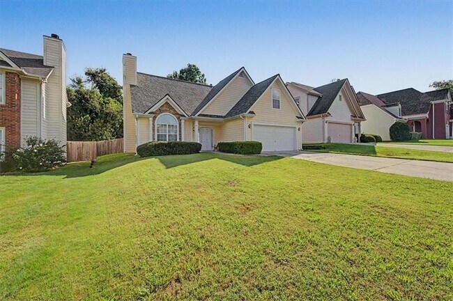 Building Photo - 2025 Baramore Oaks Dr