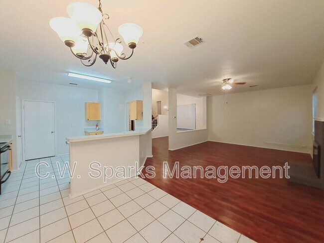 Building Photo - 4617 Sandera Ln