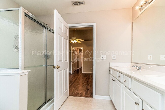 Building Photo - 123 Baberton Dr