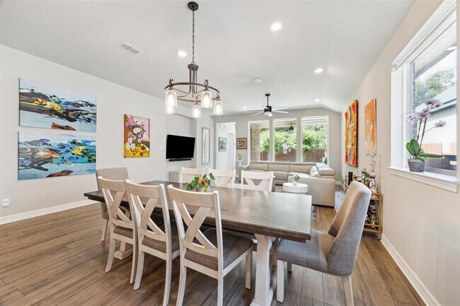 Building Photo - 9727 Birchwood Holw Trl