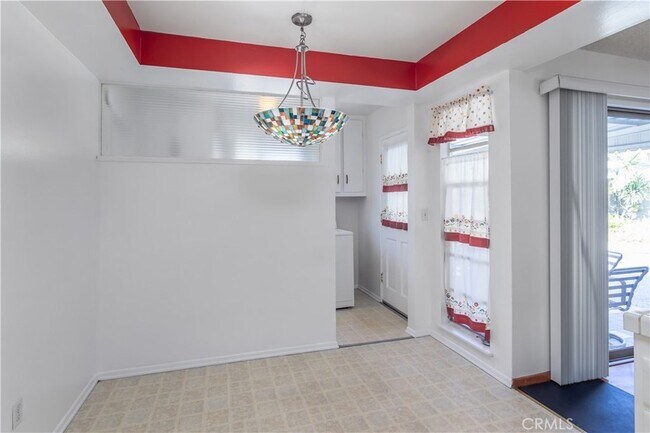 Building Photo - 11543 Swinton Ave