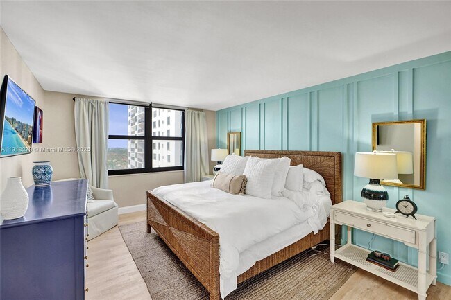 Building Photo - 2301 S Ocean Dr