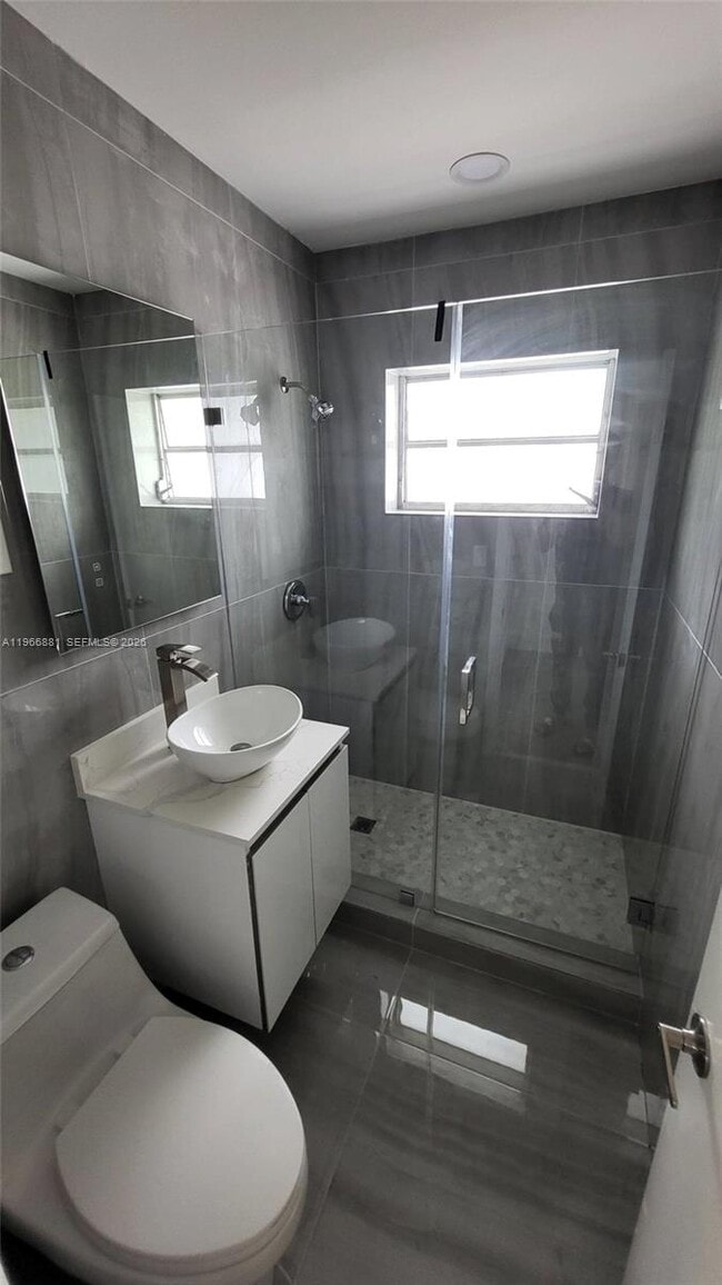 Building Photo - 821 NE 6th St