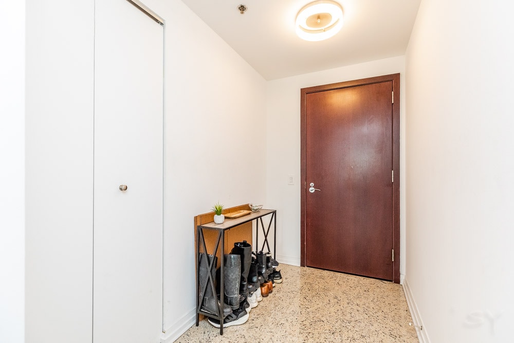 Building Photo - 33 W Ontario St