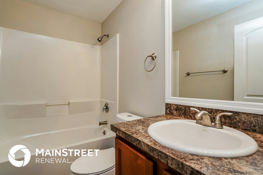 Building Photo - 3202 37th St W