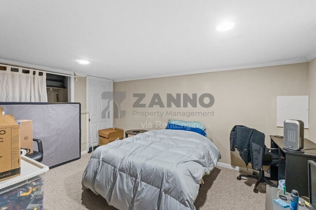 Building Photo - 498 Park Ave