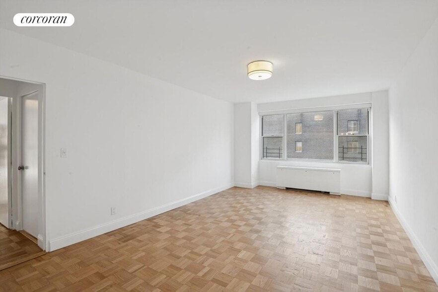 Building Photo - 340 E 64th St