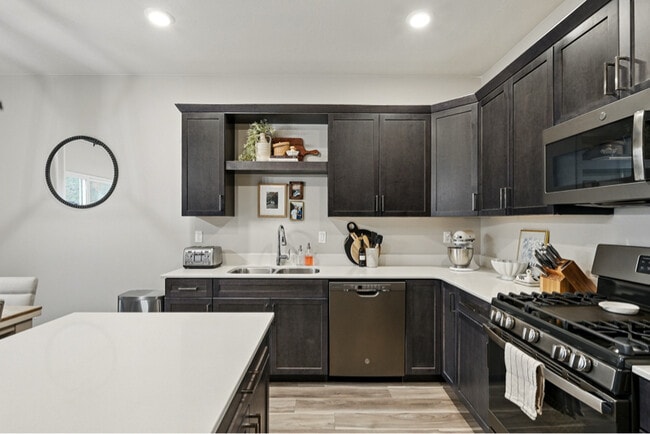 Building Photo - 1547 W Pyrite Ln