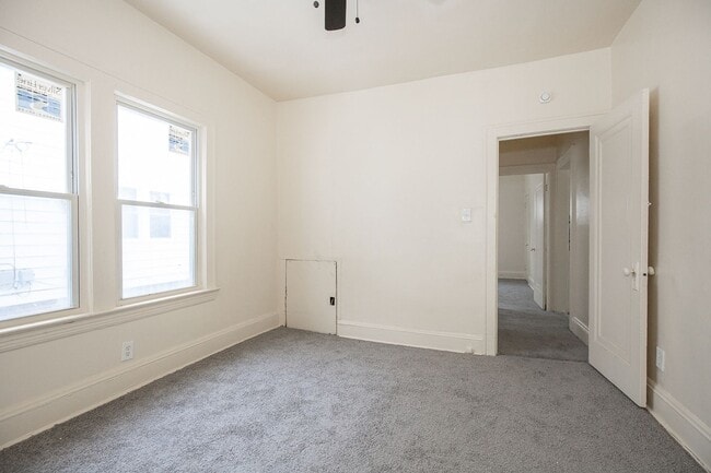 Building Photo - 3331 E 140th St