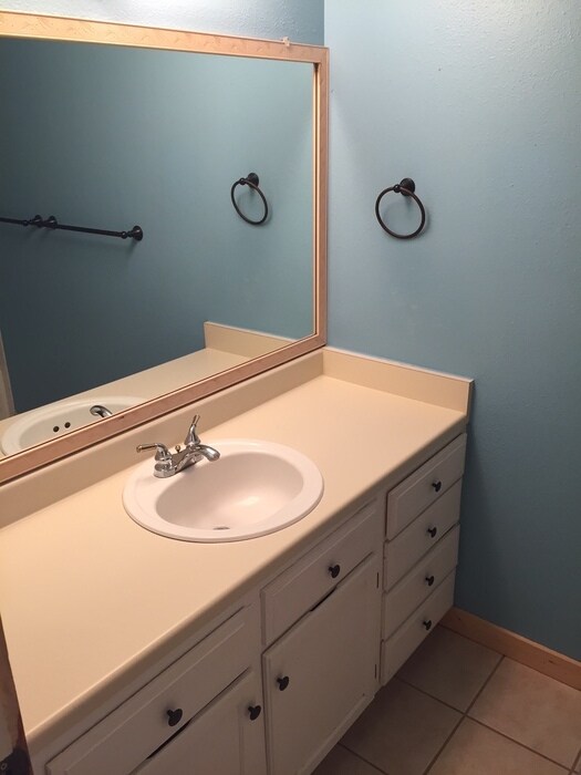 Building Photo - Beautful Condo in Tall Pines