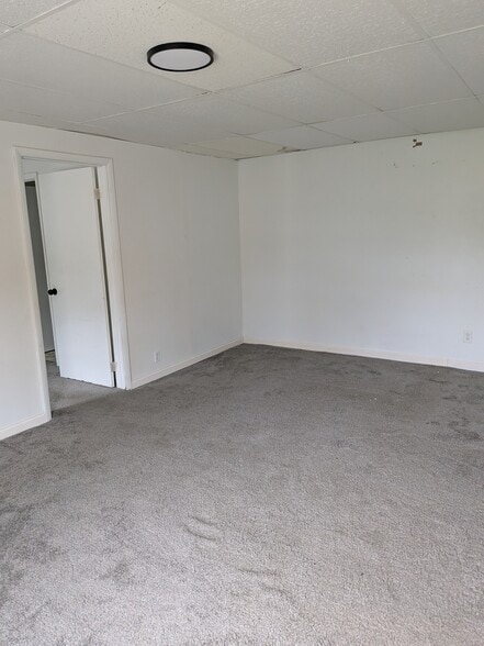 Building Photo - 65 E Stevens St