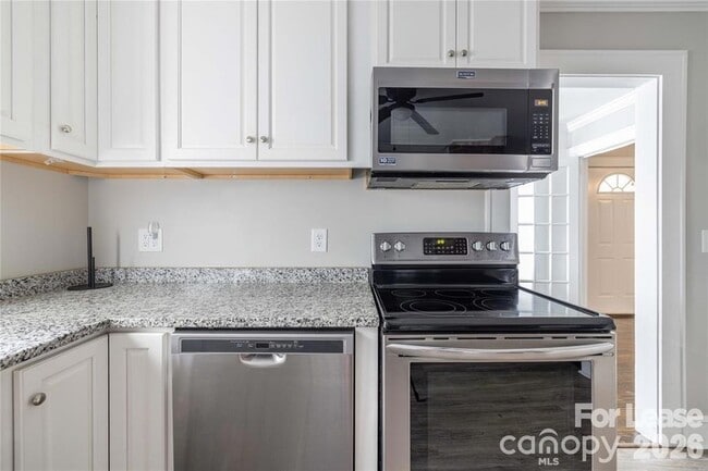 Building Photo - 123 E 2nd St