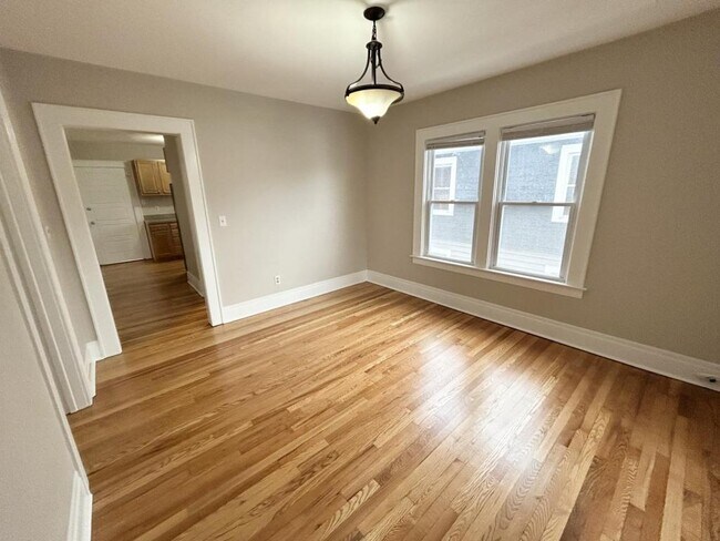 Building Photo - 214 Woodbine Ave