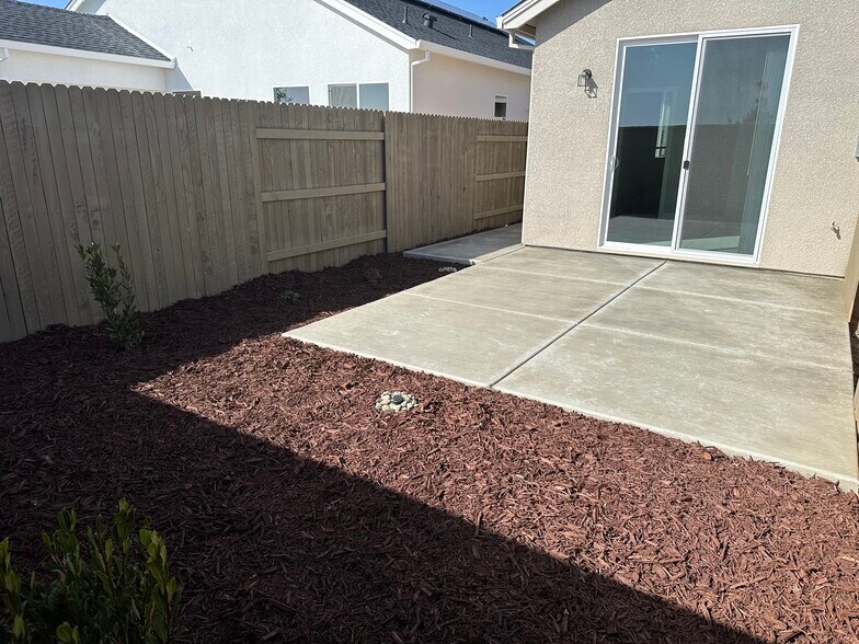 Building Photo - 3040 Vaughn Way