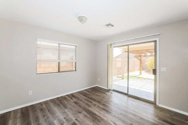 Building Photo - 13833 W Keim Dr