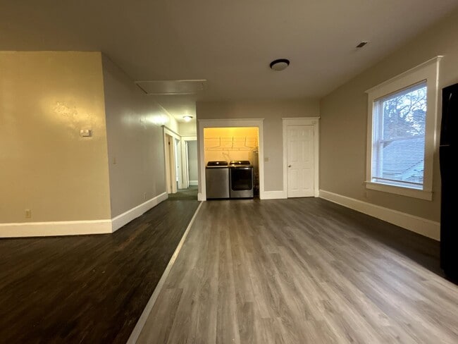 Building Photo - Pre-Leasing for the 26-27 School Year! - J...
