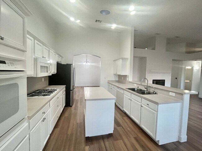 Building Photo - 2470 sq ft, remodeled single story, hard to find 5 bed, 2.5 bath, 2 car garage in guard gated Sta...