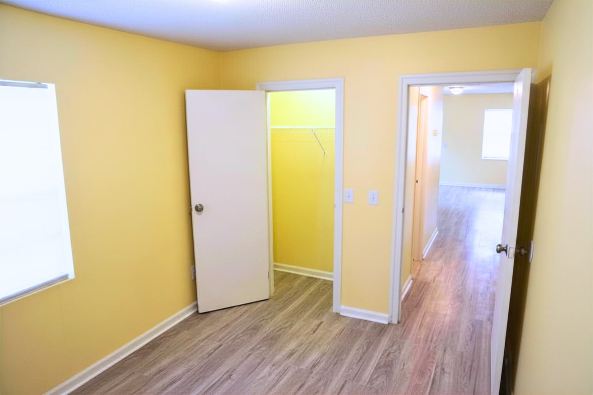 Building Photo - 7190 Conant Ave