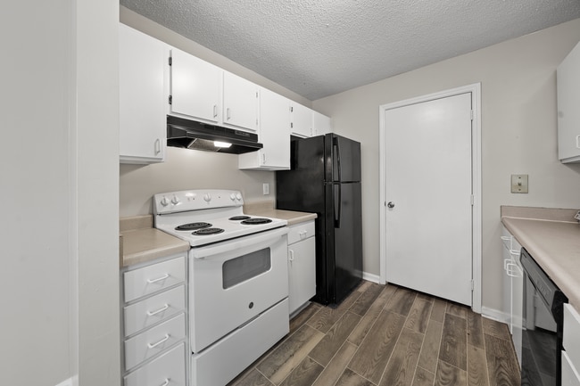 Building Photo - 2431 Hill St