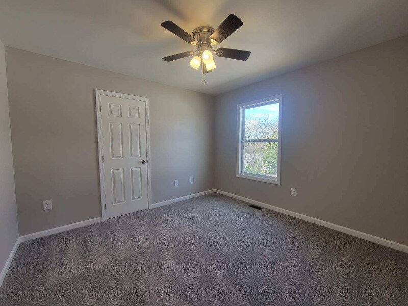 Building Photo - 605 Frank St