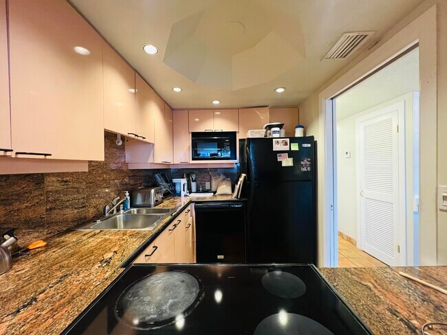 Building Photo - 55 NE Spanish Trail