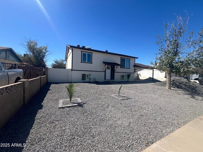 Building Photo - 4525 E Alta Vista Rd