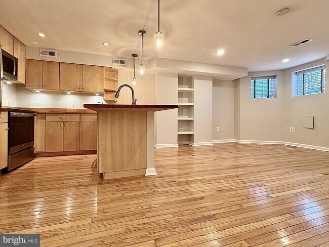 Building Photo - 2017 13th St NW