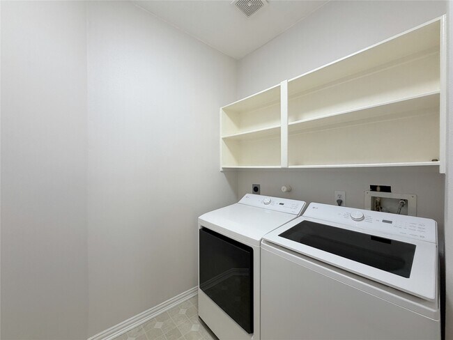 Building Photo - 3822 Shady Harbor Dr