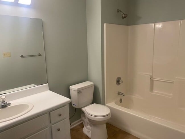 Building Photo - 3 bedroom, 2 bath; County Schools!