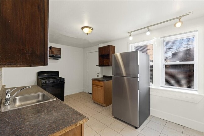 Building Photo - 2802 N Constitution Rd